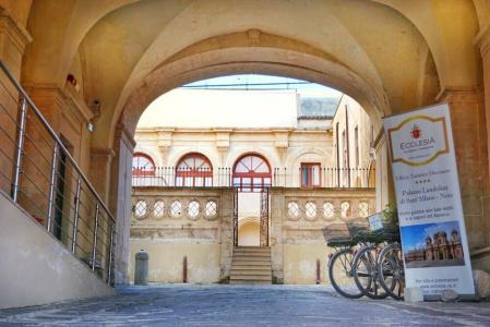 Landolina Palace - 36