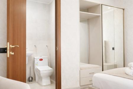 Royal Renaissance - 19