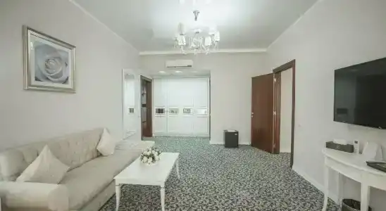 Plaza - 23
