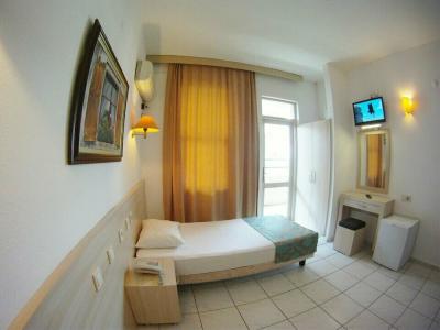 Kleopatra Carina - 43