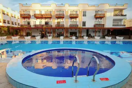 Falcon Naama Star - 32