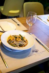 Malcom and Barret - 89