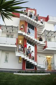 Rainbow Resort - 6