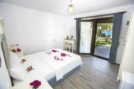 Lagoon Boutique - 47