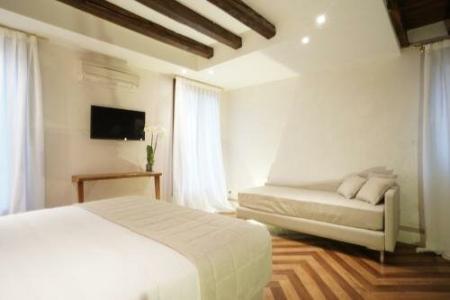 Venice Resort Airport - 13