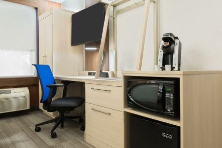 Holiday Inn Express & Suites NEAREST UNIVERSAL ORLANDO by IHG - 26