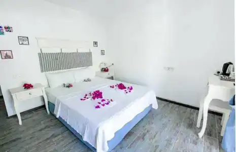 Lagoon Boutique - 39