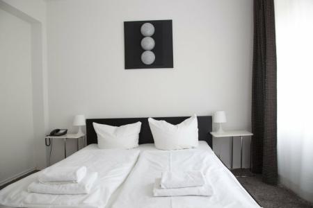 Mons am Goetheplatz - 1