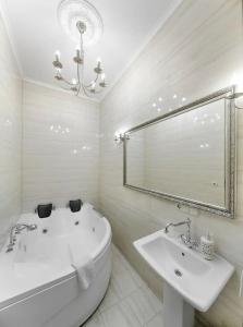 Theatre Boutique Apart-Hotel - 81