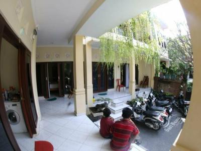 Sari Buana Bed & Breakfast - 13