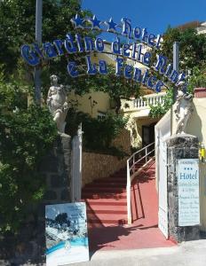 Giardino delle Ninfe e La Fenice - 1