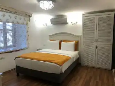 White Garden-Adult Only - 26