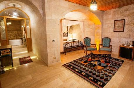 Caldera Cave & Restaurant - 28