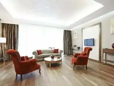 Ramada by Wyndham - 41