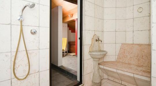 Corso Am Graben - 28