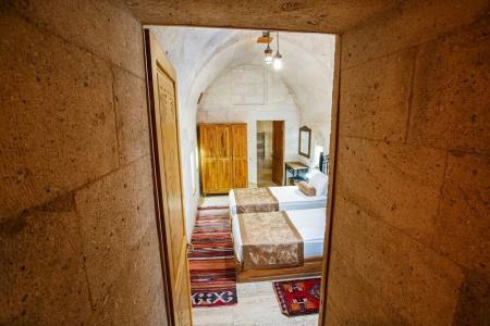 Caldera Cave & Restaurant - 39