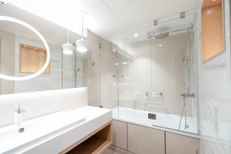 Radisson Blu Royal, - 43