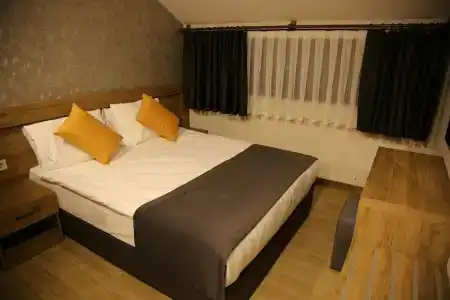 GOLDEN WORLD SUITE - 41