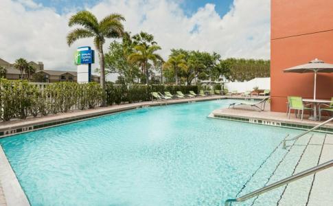Holiday Inn Express & Suites NEAREST UNIVERSAL ORLANDO by IHG - 6