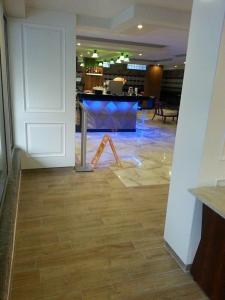 Lavinia Apart & - 28