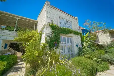 Alacati Marina Palace - 3