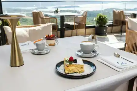 Royal Blue Resort & Residences - 42