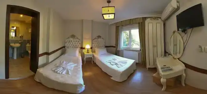 Adora Cafe & Restaurant - 30