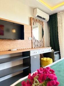 Mogons Exclusive - 30