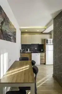 GOLDEN WORLD SUITE - 27