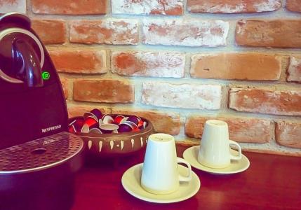 4Reasons + Bistro | 12+ - 42