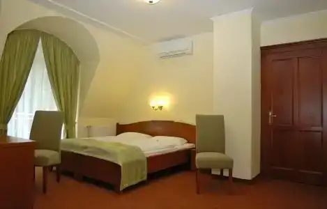 Gosztola Gyöngye-az erdő szállodája - 0