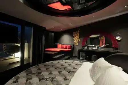 Charisma de Luxe - 33