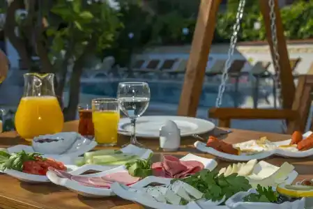 Amore Teki̇Rova - 5