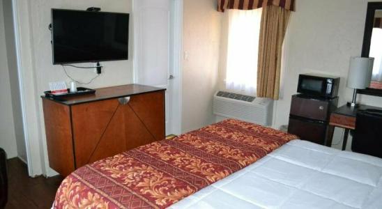 Crystal Lodge Motel - 10