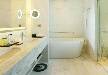 DoubleTree by Hilton Jakarta - Diponegoro - 27