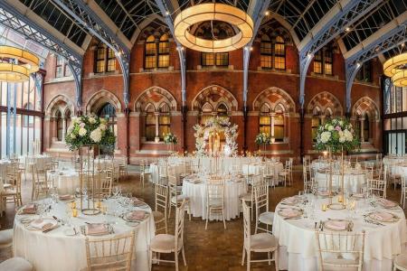 St. Pancras London, Autograph Collection - 9