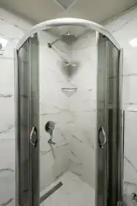 GOLDEN WORLD SUITE - 33