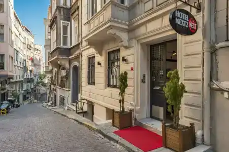 Taksim Istiklal Street Next2 - 2