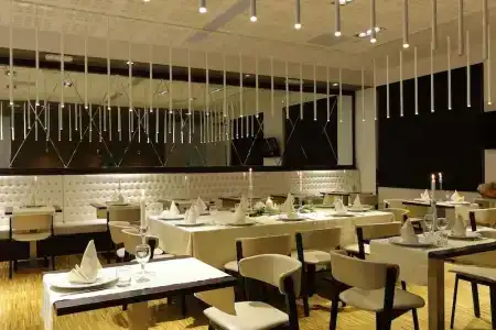 Best Western Premier CHC Airport - 35