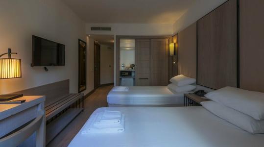 Liv By Bellazure - 48