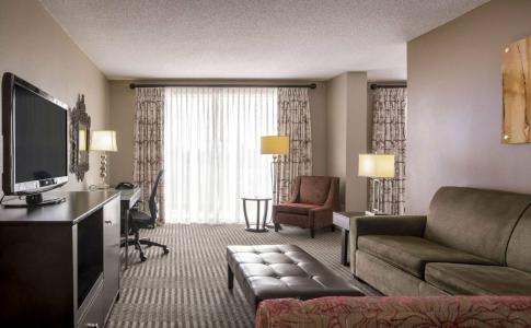 DoubleTree by Hilton Raleigh Brownstone University - 27