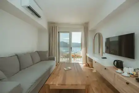 Unique-Boutique Class - Adults Only - 21