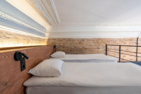 Globe Runner & Hostel Kyiv City Center - 35