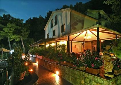Villa Delle Meraviglie - 0