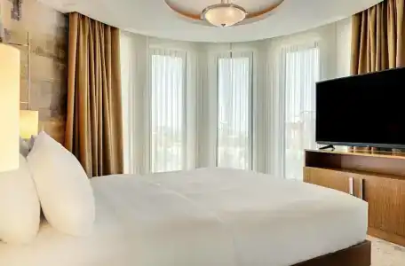 DoubleTree by Hilton Van - 37