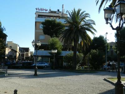 Victoria - 12