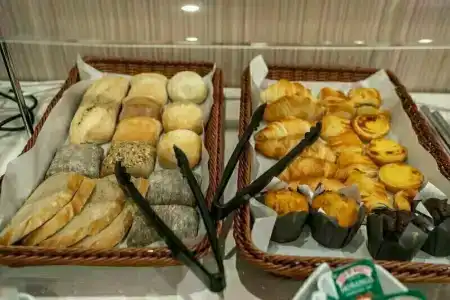 Dinya Lisbon - 6