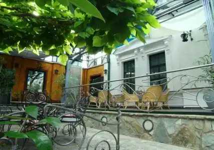 Janus Boutique & Spa - 5