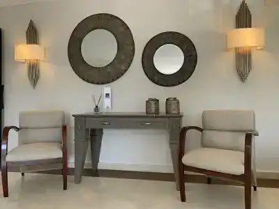 Moonshine & Suites - 13