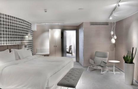 Radisson Blu Royal, - 18